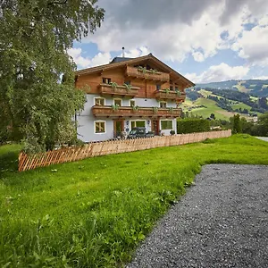 https://sportpension-enzian.saalbachhinterglemmhotels.com