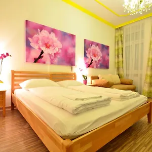 3* Appart hôtel Ajo - Messe Flat - Self-check-in