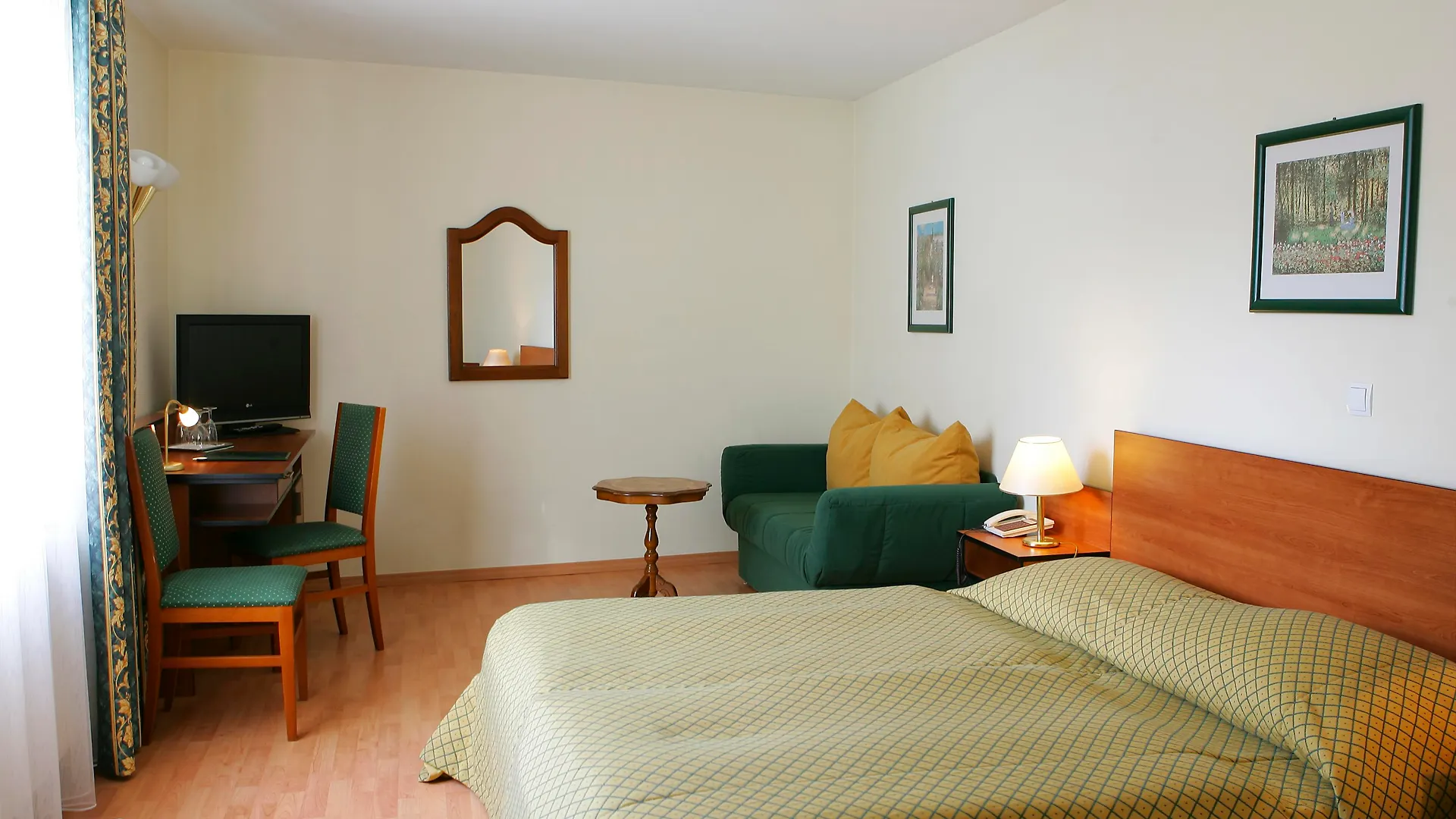 Caratart Hotel Bombolo Wien 4*, Vienne