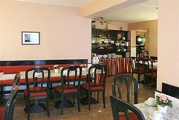 Caratart Hotel Bombolo Wien 4*,