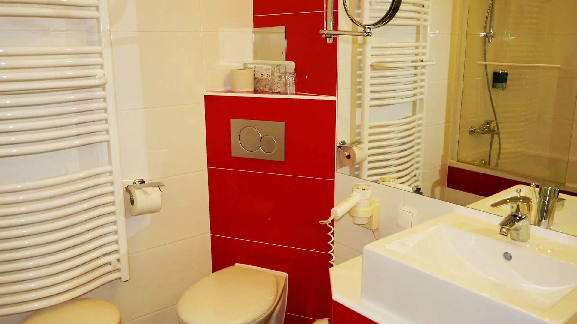 Caratart Hotel Bombolo Wien 4*, Vienne
